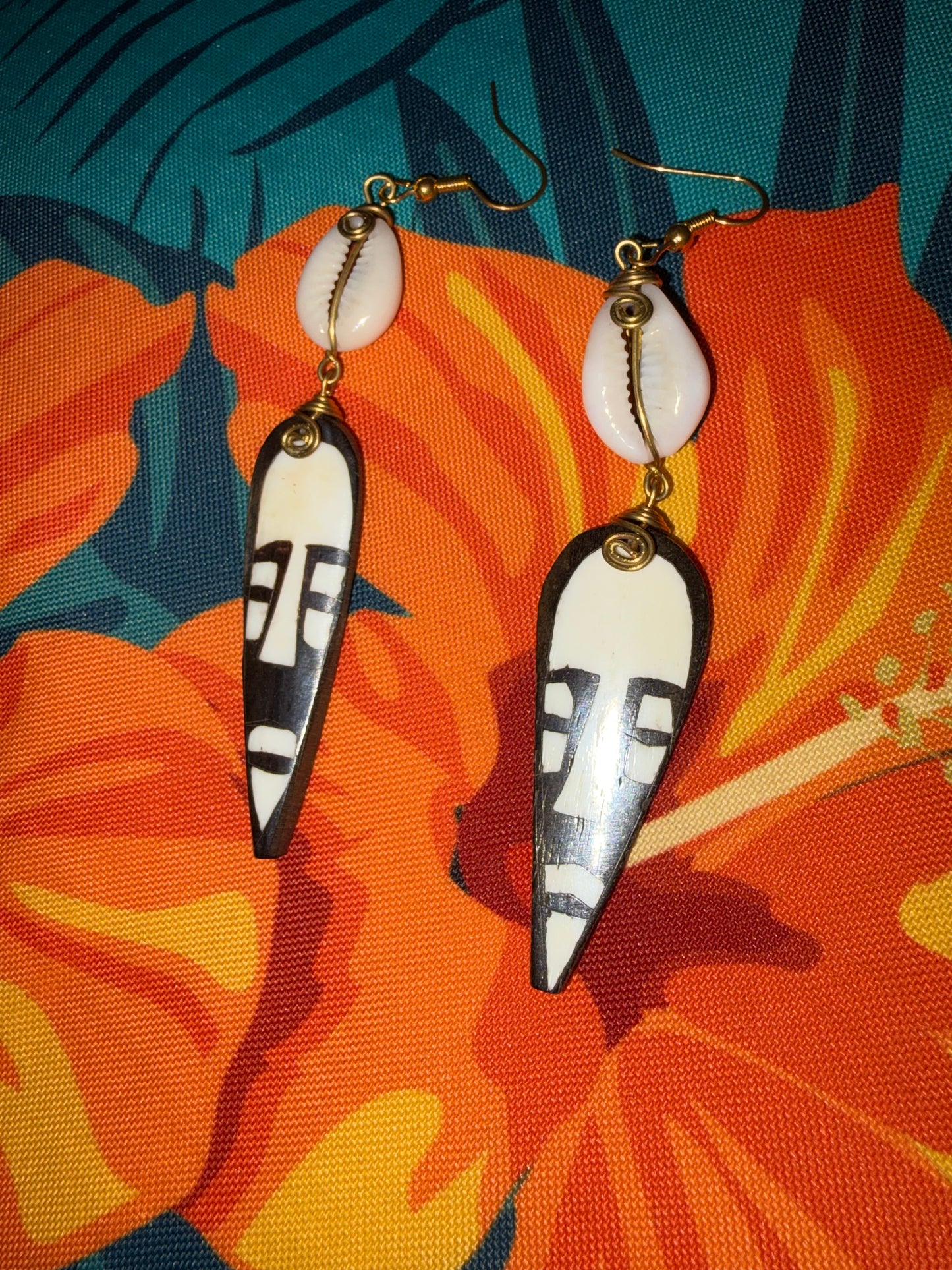 Boucles d’oreilles Cauries& Masque africain