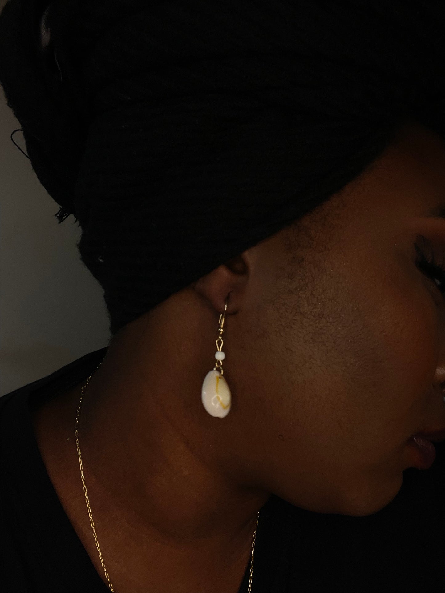 Boucles d’oreilles Cauries : Simplicité intemporelle