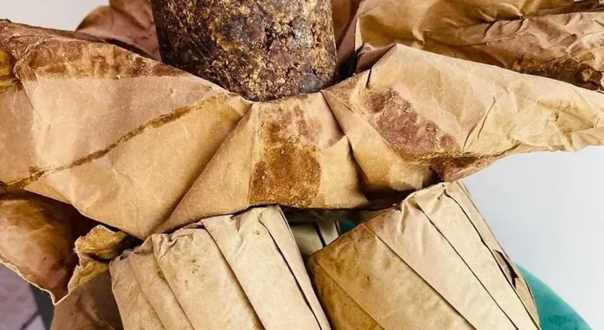 Savon noir brut du Ghana à la coupe | Naturel & artisanal