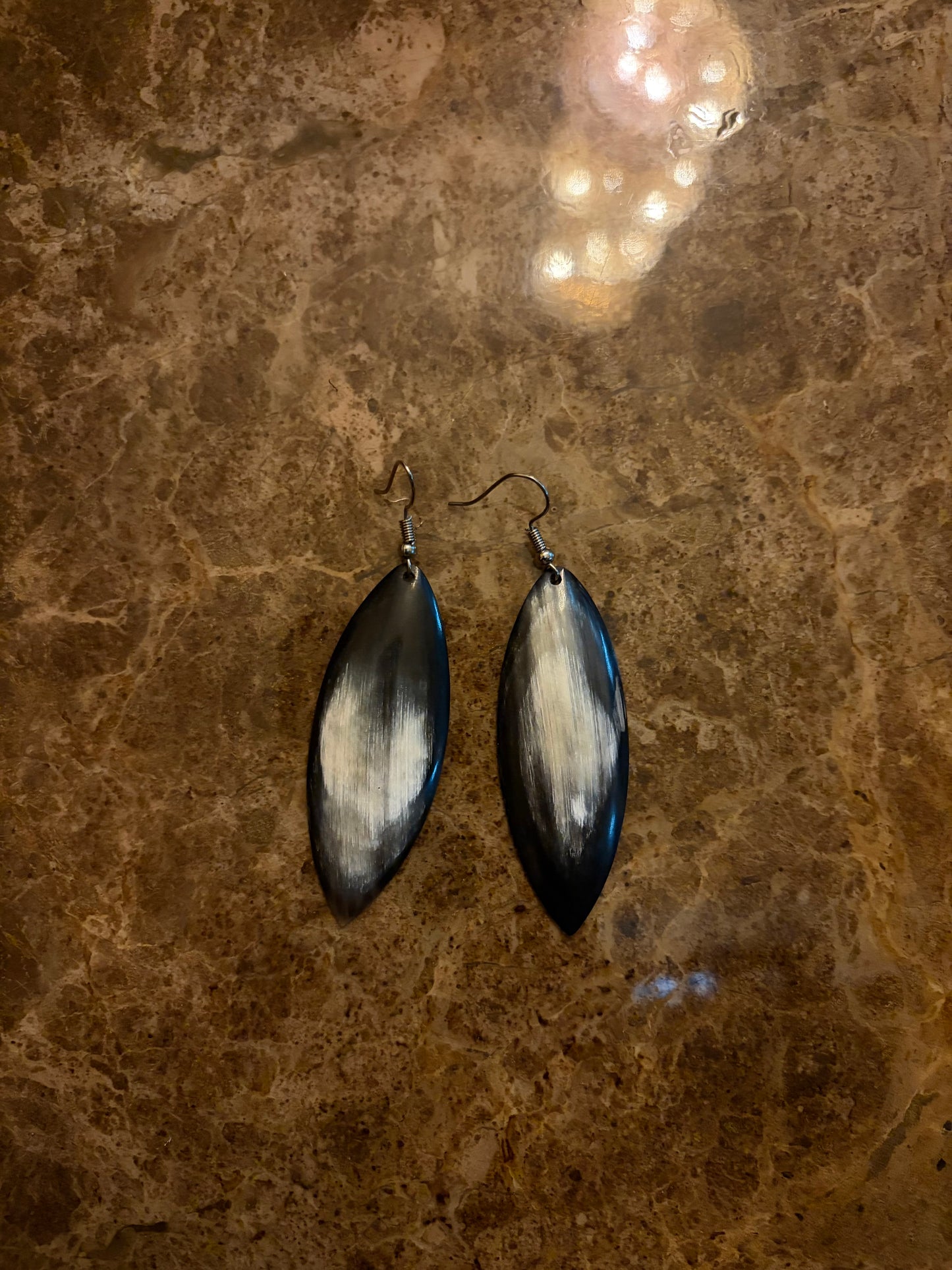 Boucles d’oreilles artisanales en os & corne : Bangui 🇨🇫