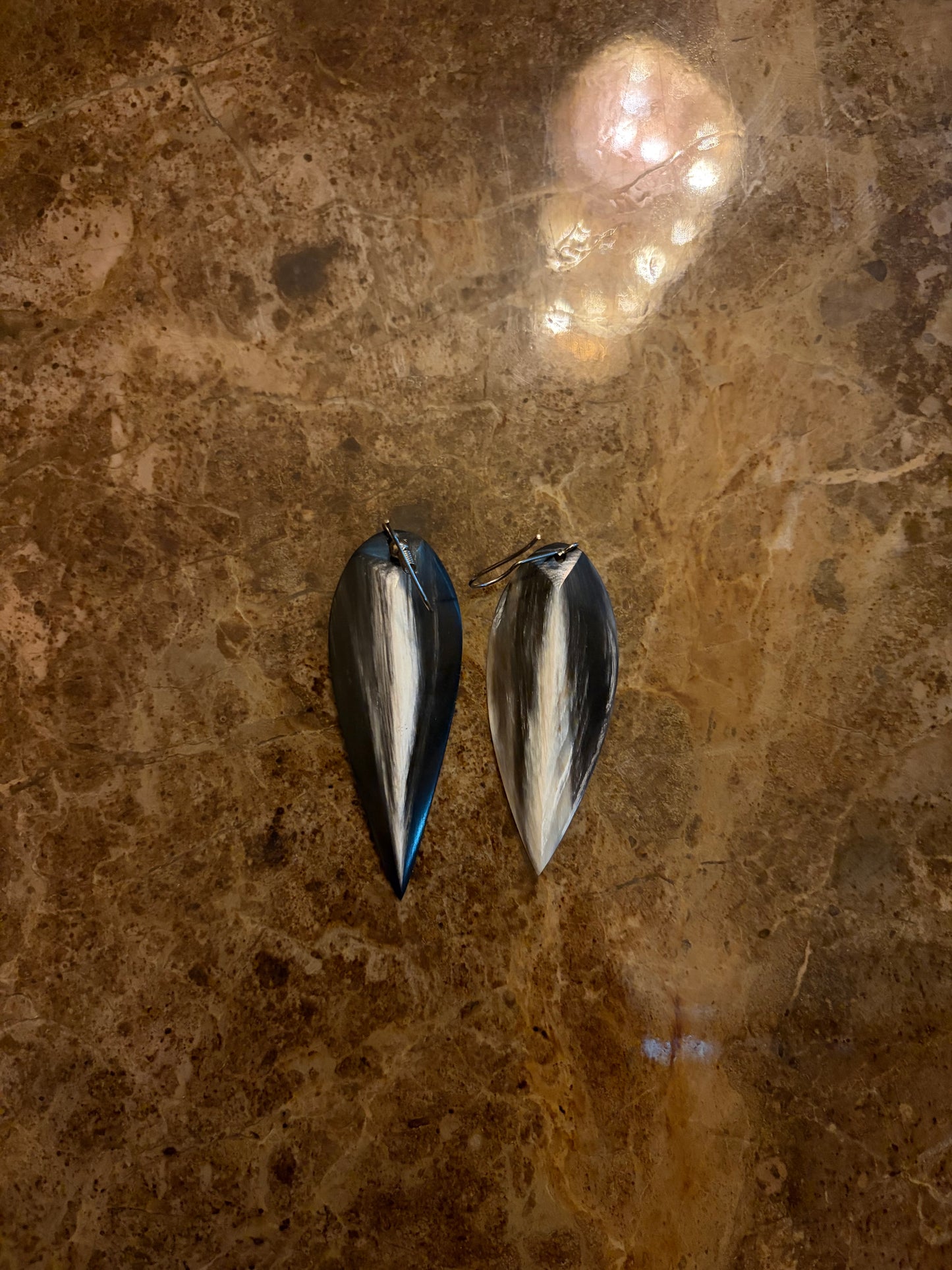 Boucles d’oreilles artisanales en os & corne : Bangui 🇨🇫